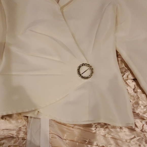 Talbot White Formal Top with Rhinestone  4 - Picture 3 of 7